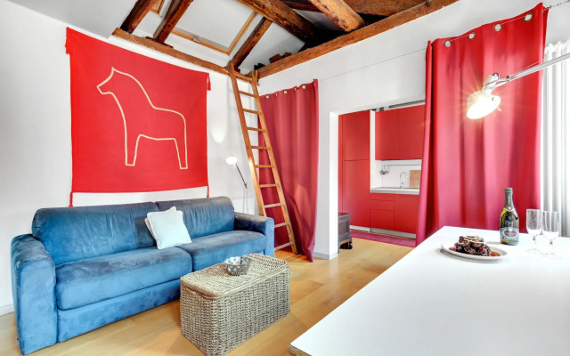 Bragora Smoochy Attic Venice