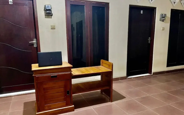 OYO Life 93504 Kost Krisna