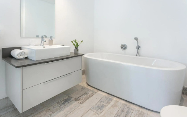 17 Marine, 2 Bedroom Family Apartment 102