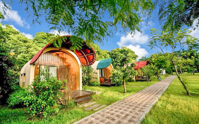 Ville Greensward