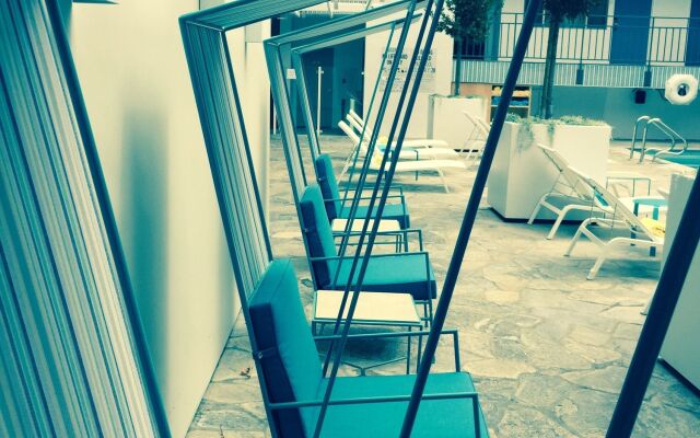 Beverly Laurel Hotel at West Hollywood