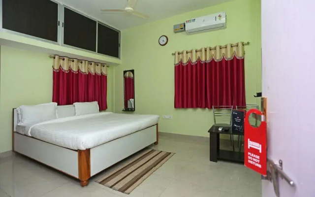 OYO 9345 Aditya Home