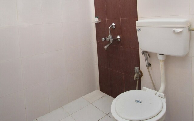 Charu Comforts by OYO Rooms