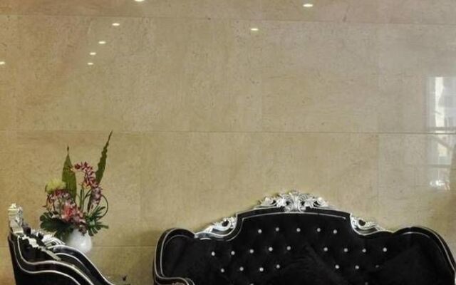 Yinchuan Juli Six Red Hotel