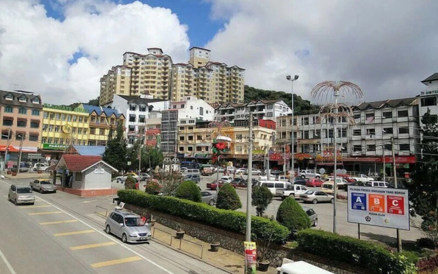 Aaron Apartment at Crown Imperial