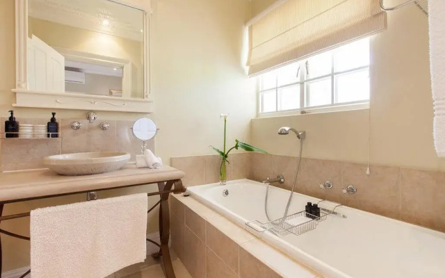 Villa Coloniale Schumacher Luxury Retreat