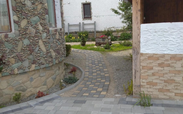 Садиба Янчар з Басейном