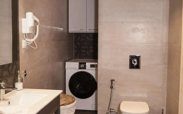Central Comfy Modern Flat 2 bedrooms 2 bathrooms