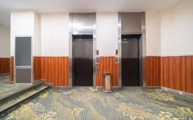 Kester Hotel (High Speed Rail East Station Branch)