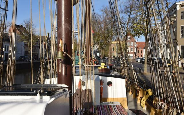Comfortable Boat in Groningen With Barbecue
