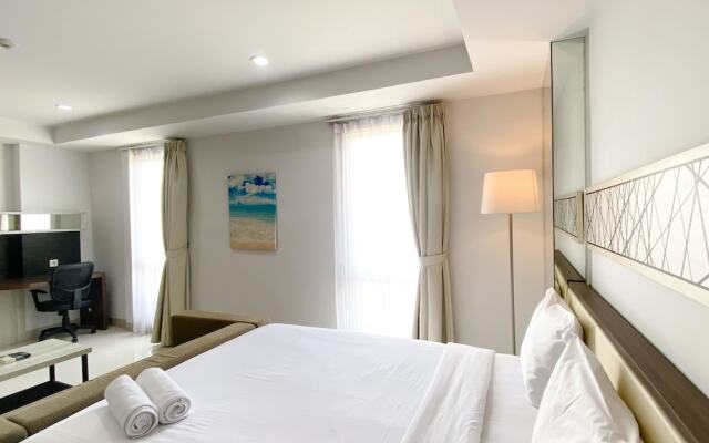 Cozy And Nice Studio At Azalea Suites Apartment