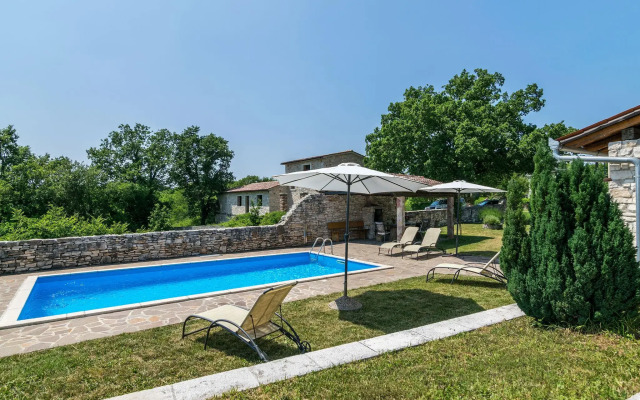 Elegant Villa in Istria With Outdoor Pool