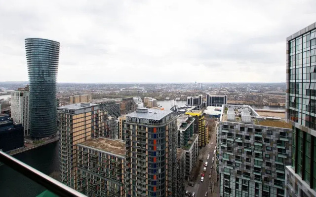 Charles Hope Apartment Canary Wharf