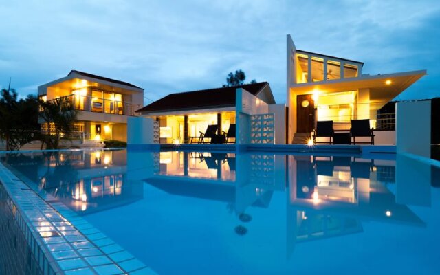 Keiki BeachHouse & Cafe
