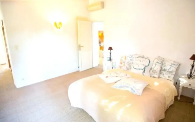 Property With 5 Bedrooms in Mouans-sartoux, With Wonderful Mountain Vi