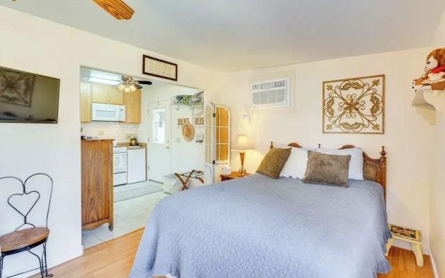 Walkable Studio w/ Patio in Tucson!