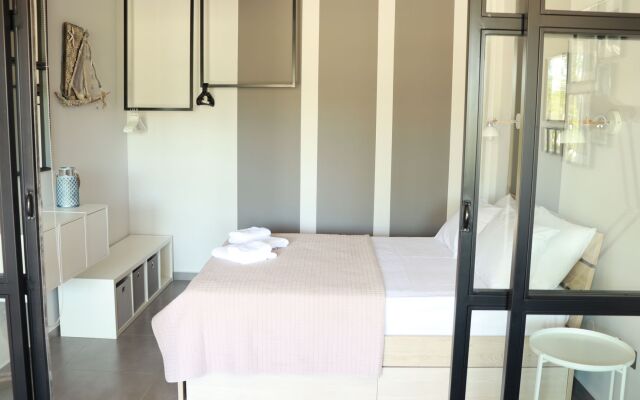 Hanioti Suites