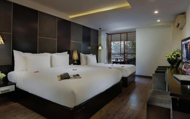 Rising Dragon Palace Hotel