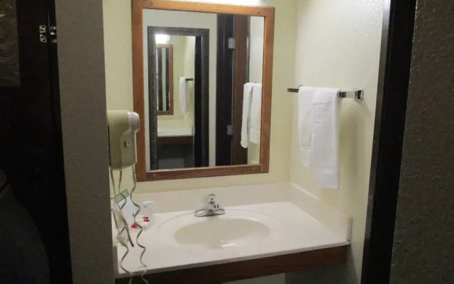 Northwoods Inn & Suites Blackduck