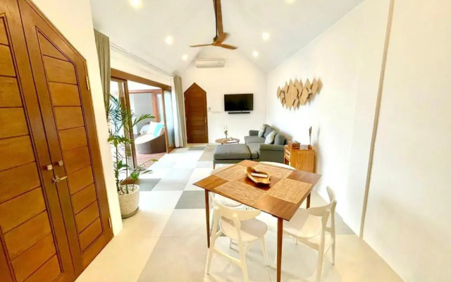 King Bed Pool Villa Paradise - North Seminyak