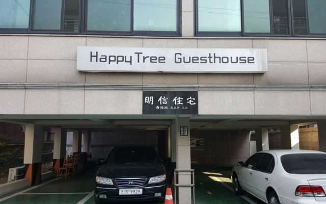 Happy Tree Guesthouse - Hostel