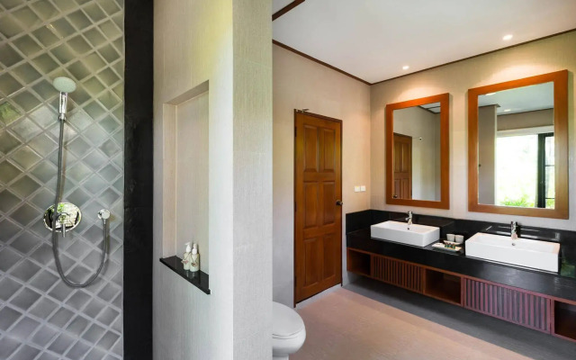 Nai Harn Baan-Bua Villas