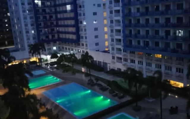 Early Sunrise Condotel at Sea Residences