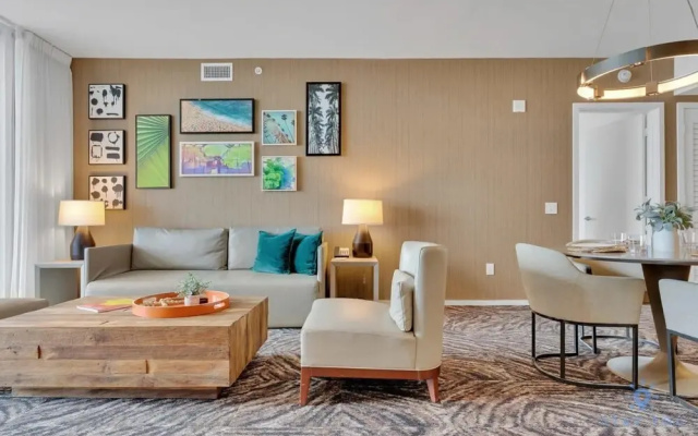 Oceanfront Luxury Condo 1BR Balcony, Hollywood
