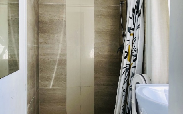 ARent - Serviced Garden Cottage - 14a Dignan St – Bathroom – Auckland