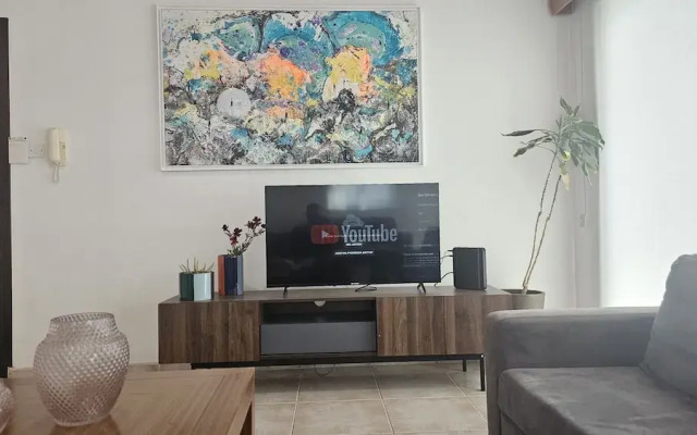 39 EGM - Stay Uptown Apartment