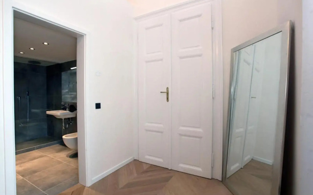 The Apartment House - Mezibranska