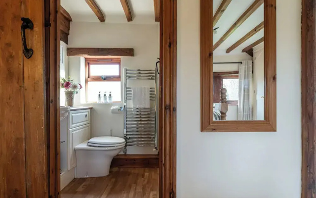 The Threshing Barn-Stunning 5 BD Retreat