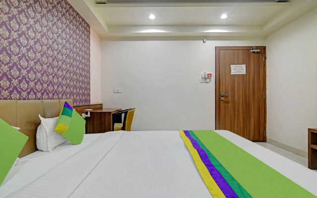 Treebo Trend Johri Regency