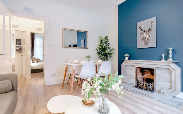 West Mount Apartment