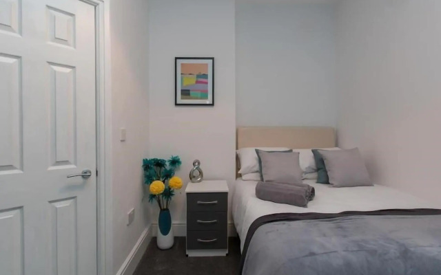 Townhouse @166 Ruskin Rd