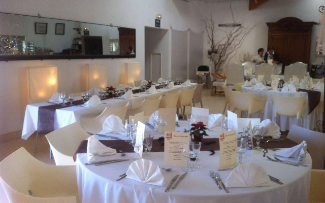 Hotel le president GARE TGV NIMES PONT DU GARD