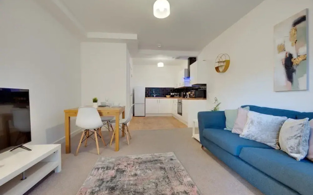 Charltons Bonds Apartments - By Week2Week