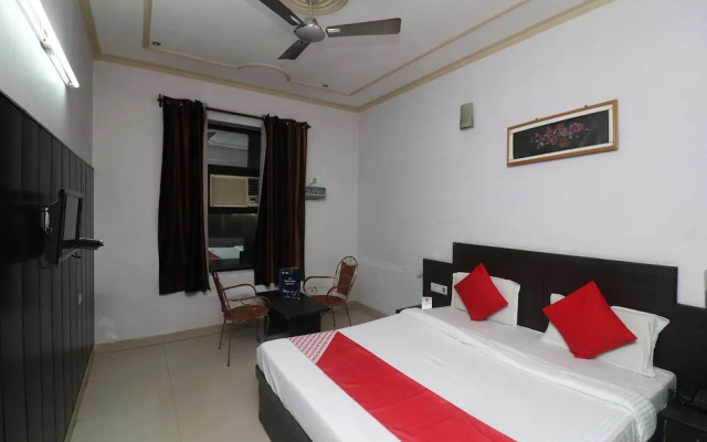 OYO 25037 Hotel Taj Heaven