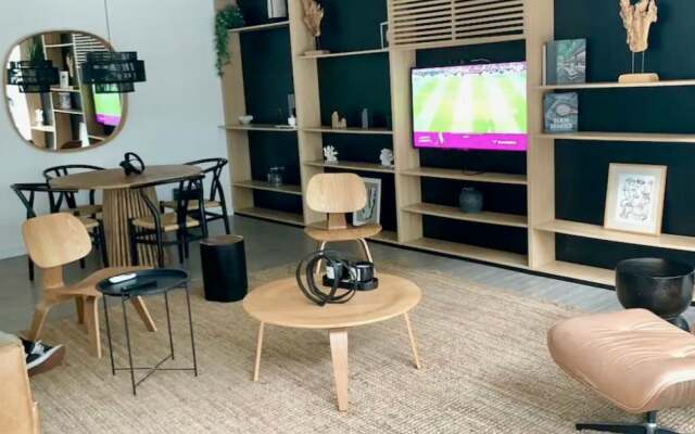 2 bed apartment Ocean Drive Country Bldg