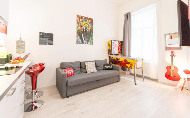 happy home Budapest FOX