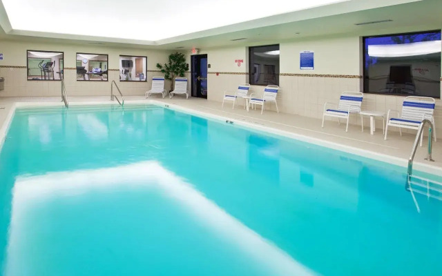 Holiday Inn Express & Suites Chesterfield by IHG