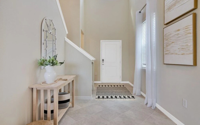 Summer Deal! 5 Bdrm Solterra Home!