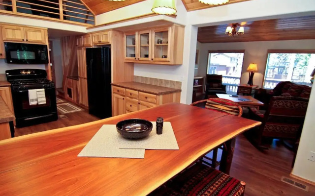 #47 & 48 Hyatt Lake Compound - Sleeps 9