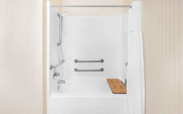 Super 8 by Wyndham Lowell/Bentonville/Rogers Area