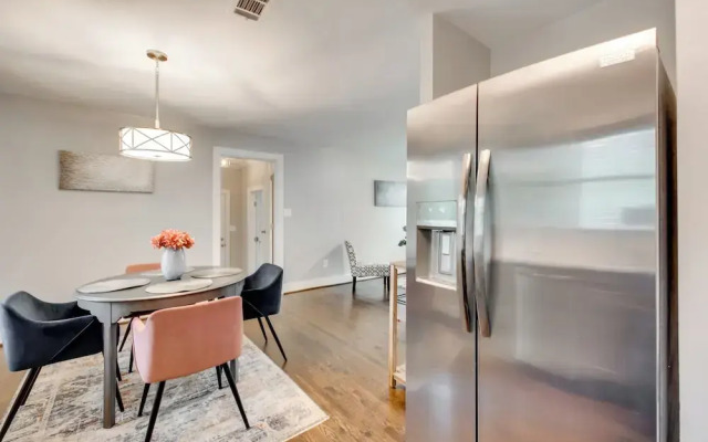 Pet-friendly Home ~ 6 Mi to Downtown Atlanta!