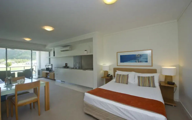 Blue on Blue Superior Studio Room 1241