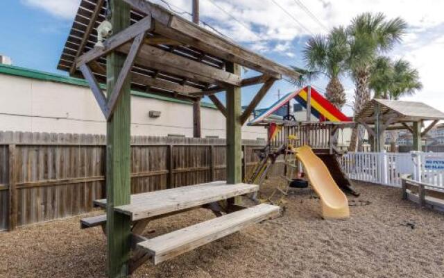 Nemo Cay Resort D109 by RedAwning