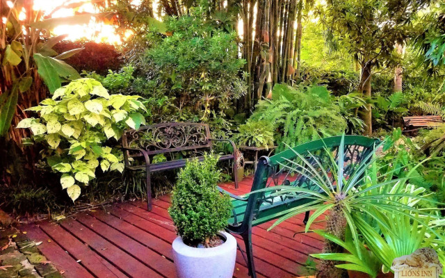 Lion's Inn Bed and Breakfast