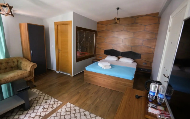 216 Eagle Palace Suite