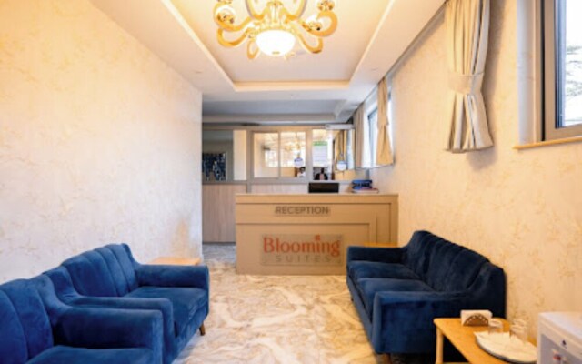 Blooming Suites